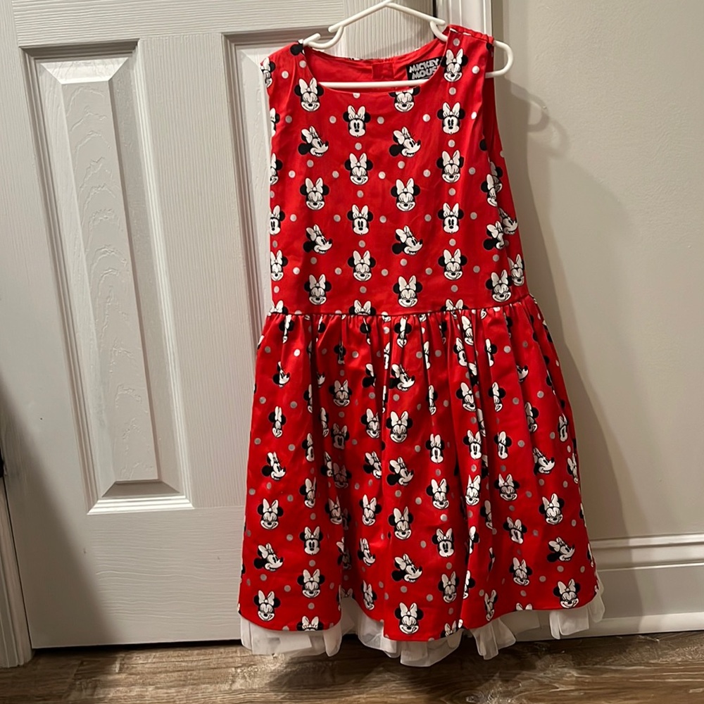Adorable girls Disney Minnie Mouse sleeveless dress.